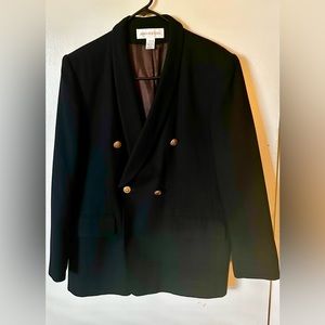 Navy blue Jones New York blazer, size 14 in new condition.